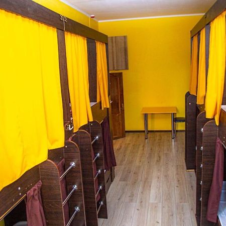 Sun City Hostel 4 キエフ エクステリア 写真