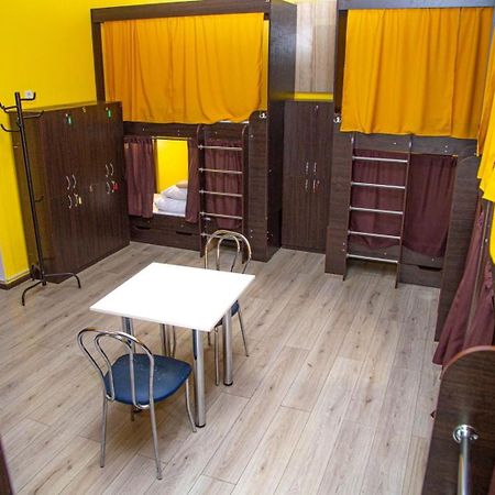Sun City Hostel 4 キエフ エクステリア 写真